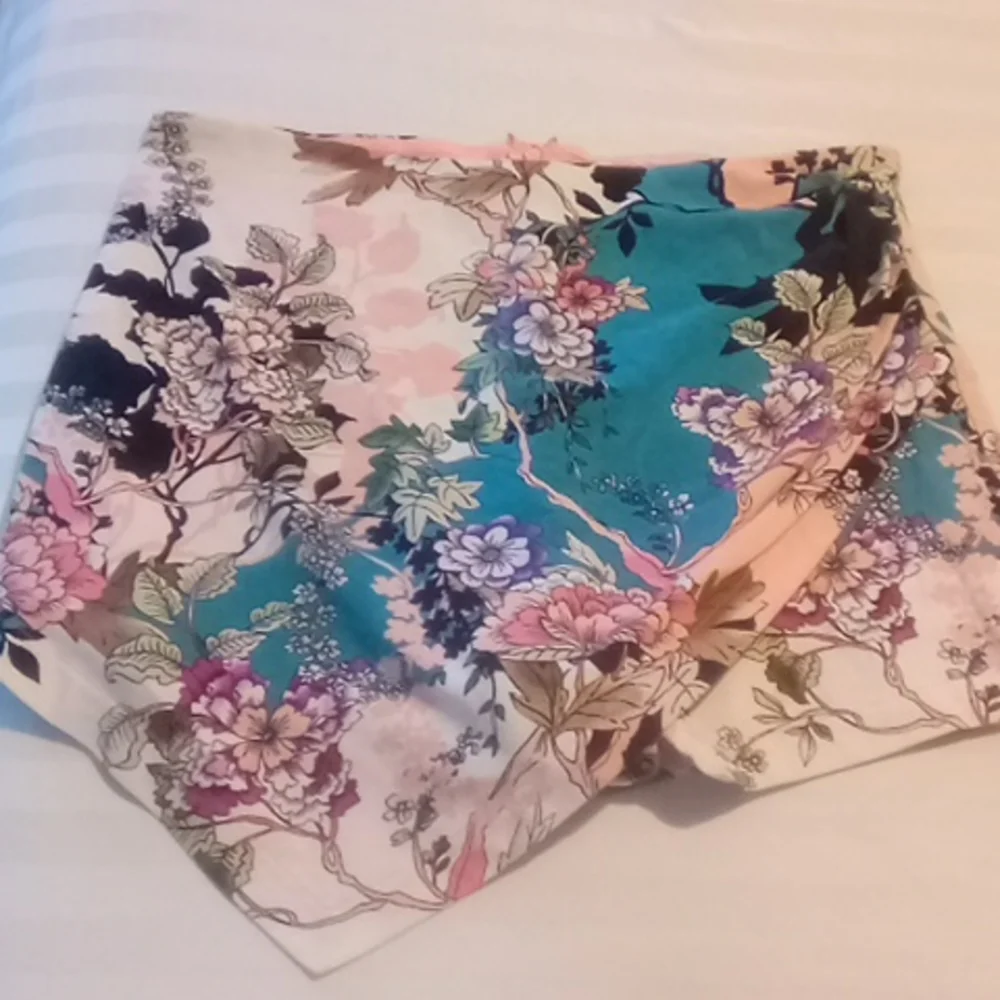 Clothes - Picture 3 of 4